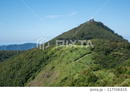 多宝山山頂の気象レーダー 新潟県 多宝山山頂の気象レーダー 新潟県 117506828