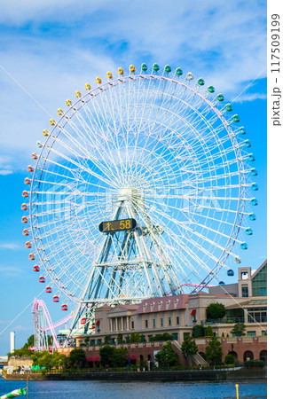 公園から見た観覧車 117509199