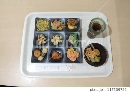 名門大洋フェリー「フェリーおおさかⅡ」のレストランの夕食バイキング 名門大洋フェリー「フェリーおおさかⅡ」のレストランの夕食バイキング 117509723