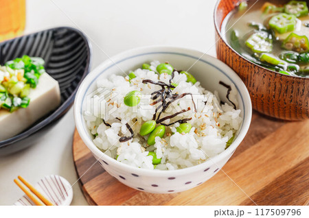 枝豆と塩昆布の混ぜご飯 117509796
