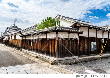 【重要伝統的建造物群保存地区】富田林寺内町　奥谷家住宅と城之門筋　大阪府富田林市 117513315