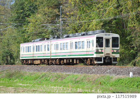 信越本線 安中ー群馬八幡 JR東日本 107系 R6編成(高崎) 信越本線 安中ー群馬八幡 JR東日本 107系 R6編成(高崎) 117515989