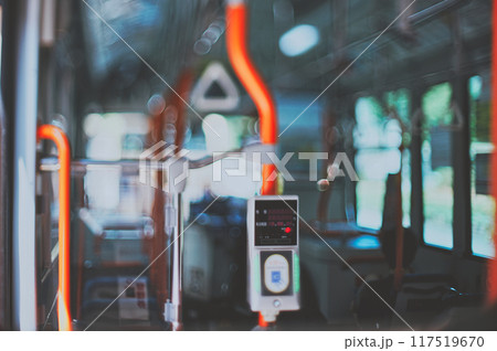 バスのICタッチパネル端末機 バスのICタッチパネル端末機 117519670