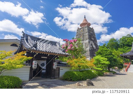 夏の京都　妙満寺　仏舎利大塔 117520911