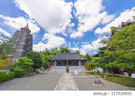 夏の京都　妙満寺　本堂 117520955
