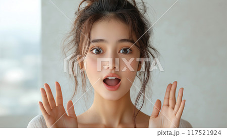 驚いた表情の女性 驚いた表情の女性 117521924