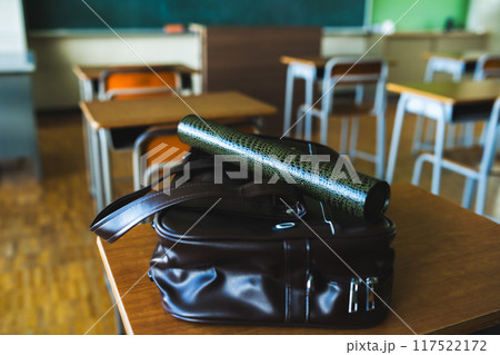 高校卒業と教室 117522172