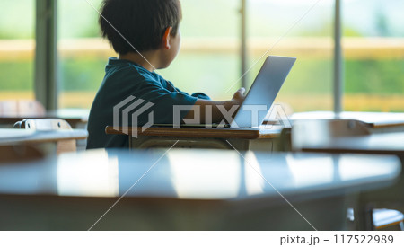 小学生とPC 小学生とPC 117522989