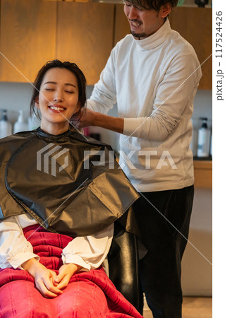 beauty parlor 117524426