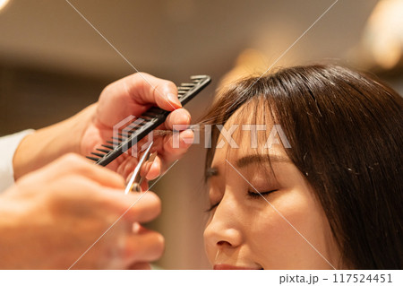 beauty parlor 117524451