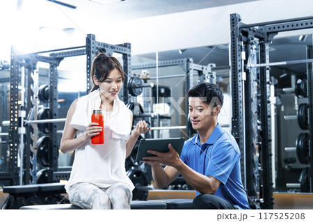 パーソナルトレーニング　カウンセリング 117525208