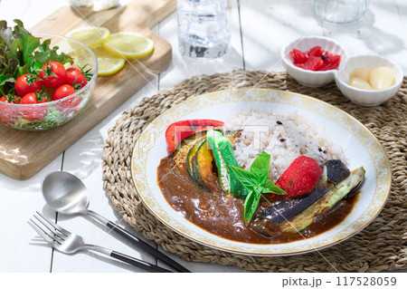 雑穀米を使用した 夏野菜カレー 雑穀米を使用した 夏野菜カレー 117528059