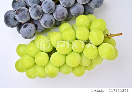 シャインマスカットと種無し巨峰、ぶどう、ブドウ、果物、フルーツ、グレープ。 シャインマスカットと種無し巨峰、ぶどう、ブドウ、果物、フルーツ、グレープ。 117531841
