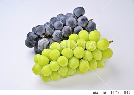 シャインマスカットと種無し巨峰、ぶどう、ブドウ、果物、フルーツ、グレープ。 シャインマスカットと種無し巨峰、ぶどう、ブドウ、果物、フルーツ、グレープ。 117531847