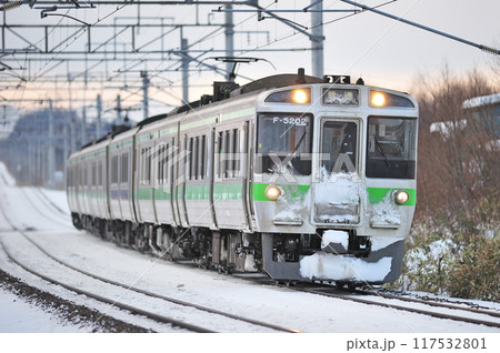 千歳線　恵庭ー北広島　JR北海道　721系　F-5202編成（札幌） 117532801