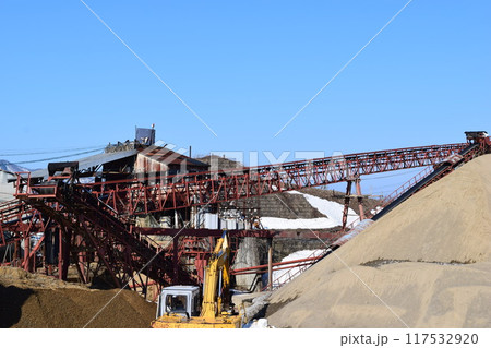 砕石工場 建設資材の生産現場 117532920