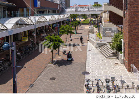 JR新長田駅前の風景　神戸市長田区にて 117536310