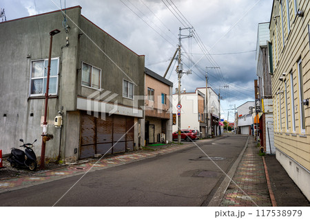 寂れた地方都市のシャッター街 寂れた地方都市のシャッター街 117538979
