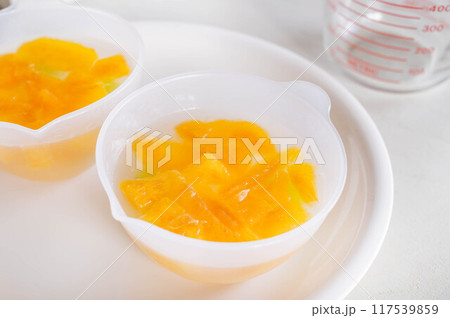 容器で固めたワッサーゼリー 容器で固めたワッサーゼリー 117539859