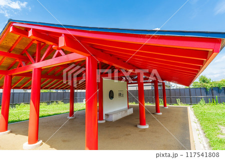 京都府向日市 長岡京跡の復元大極殿回廊 京都府向日市 長岡京跡の復元大極殿回廊 117541808