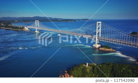 大鳴門橋と鳴門海峡 117542090
