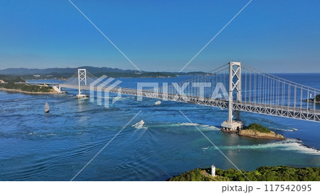 大鳴門橋と鳴門海峡 117542095