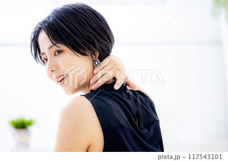 若い女性のポートレート 若い女性のポートレート 117543101