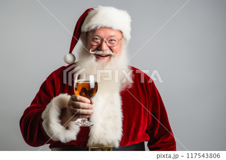 Santa Claus Toasting with a Festive Beerのイラスト素材 [117543806] - PIXTA