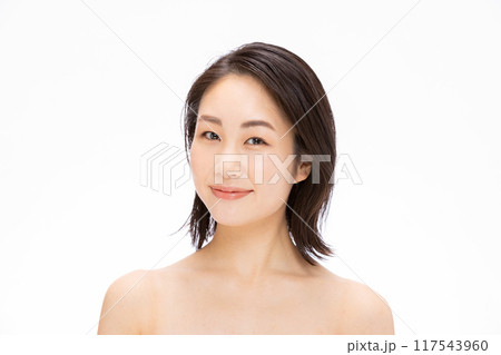 若い女性の美容イメージ 117543960