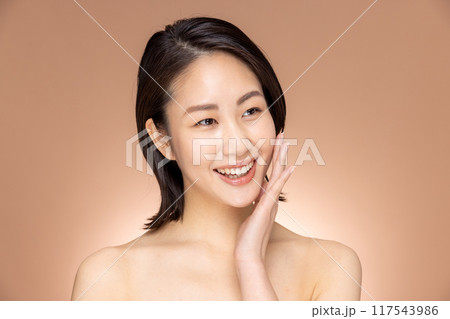 美しい女性 117543986