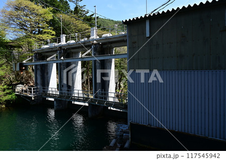 黒川ダム（長野県木曽福島）水量調整をする施設 117545942