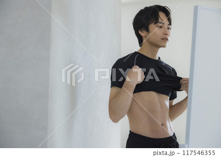 スポーツウェアを着た男性 スポーツウェアを着た男性 117546355