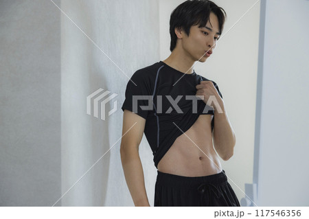 スポーツウェアを着た男性 スポーツウェアを着た男性 117546356