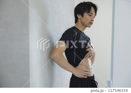 スポーツウェアを着た男性 スポーツウェアを着た男性 117546359