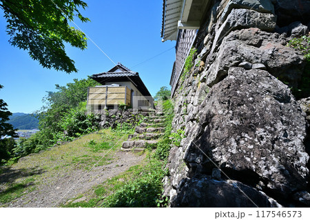 天空の城となる「越前大野城」　天守閣と石垣 117546573