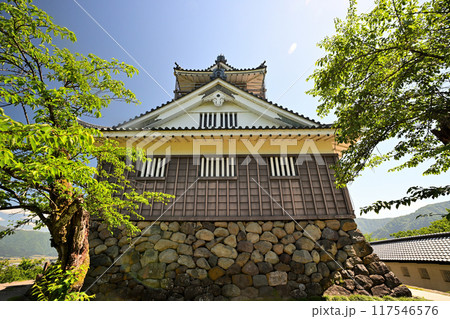 天空の城となる「越前大野城」 天守閣と石垣 天空の城となる「越前大野城」 天守閣と石垣 117546576