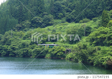 夏の只見線と大志集落 夏の只見線と大志集落 117547235
