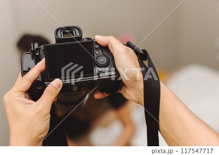 camera show viewfinder image catch model motion 117547717