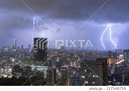 《東京都》ゲリラ雷雨の東京 《東京都》ゲリラ雷雨の東京 117548759