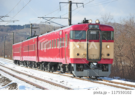 室蘭本線 登別-虎杖浜 JR北海道 711系 S-110編成(札幌) 室蘭本線 登別-虎杖浜 JR北海道 711系 S-110編成(札幌) 117550102