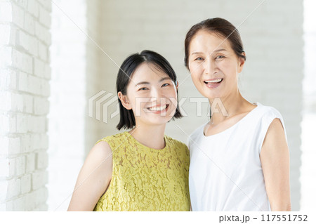 笑顔が素敵な女性 笑顔が素敵な女性 117551752