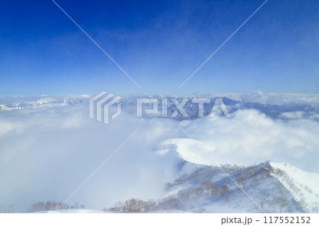 厳冬期の八方尾根の風景 厳冬期の八方尾根の風景 117552152