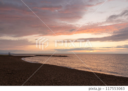 夕暮れの日本海 新潟県上越市 夕暮れの日本海 新潟県上越市 117553063