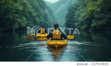 渓谷でカヤック 渓谷でカヤック 117554019