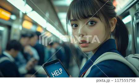 満員電車で助けを求める女子高生 117555756