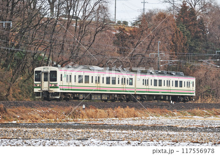 信越本線　群馬八幡ー安中　JR東日本　107系　R4編成（高崎） 117556978