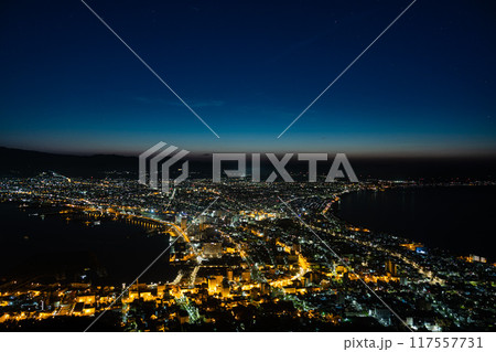 夜明け前の函館夜景 117557731