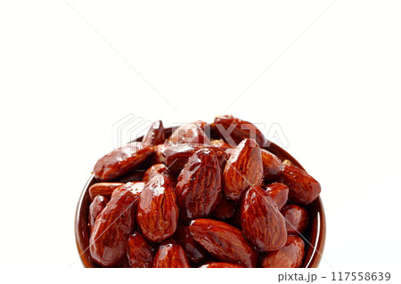 手づくりのアーモンドのキャラメリゼ キャラメルアーモンド 117558639