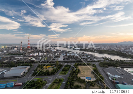 《三重県》工場夕景・四日市コンビナート 《三重県》工場夕景・四日市コンビナート 117558685