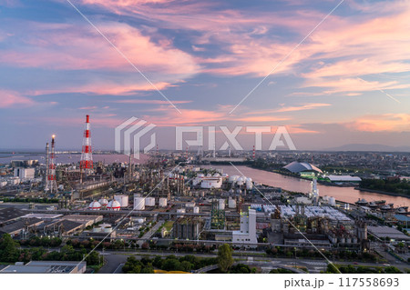 《三重県》工場夕景・四日市コンビナート 117558693